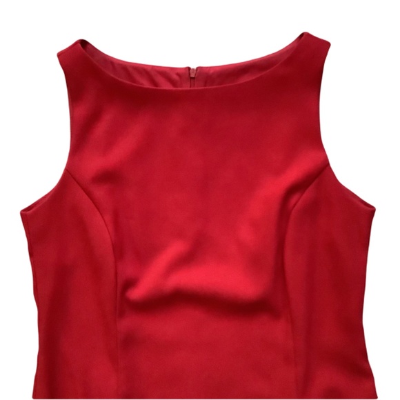 🇨🇦 Ravishing Red Sleeveless Sheath - Picture 6 of 7